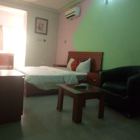 Flamingo Hotel Festac Town Exterior foto
