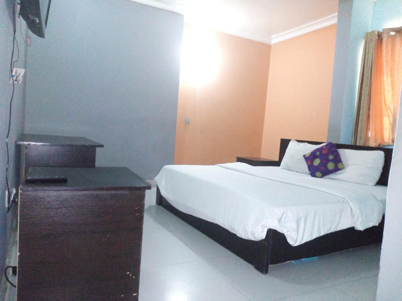Flamingo Hotel Festac Town Exterior foto