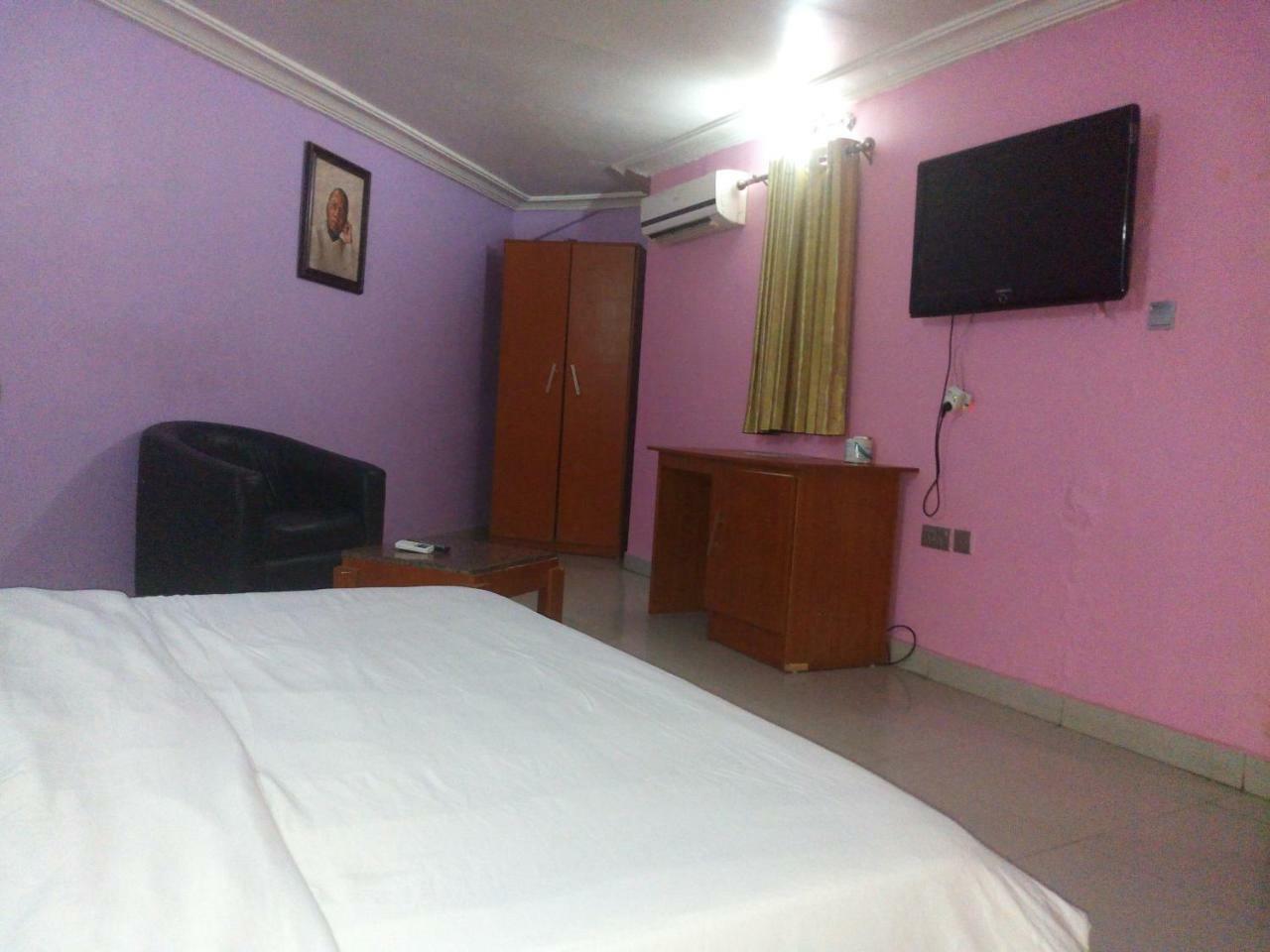 Flamingo Hotel Festac Town Exterior foto